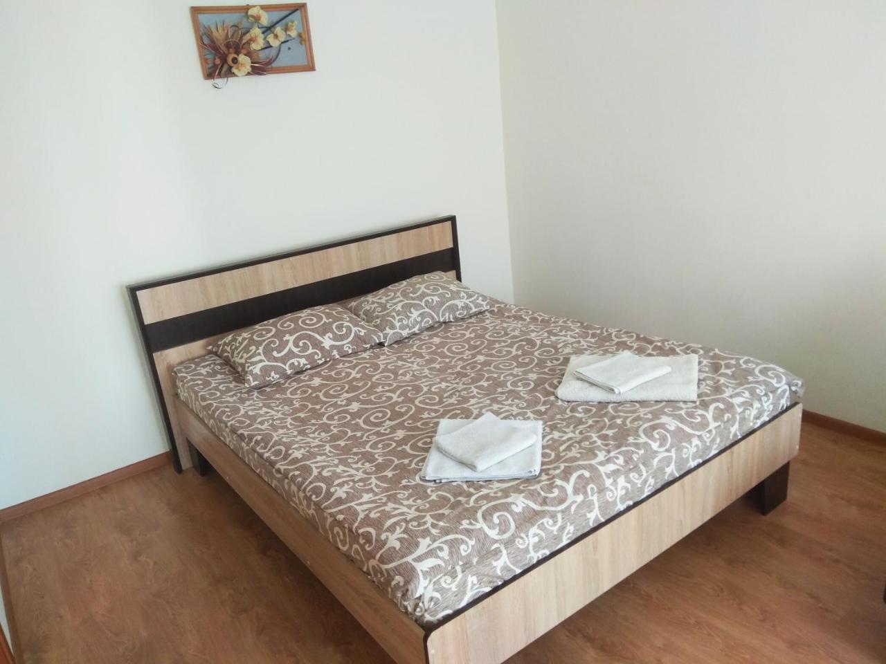 Затишна Квартира Rivne Exterior foto